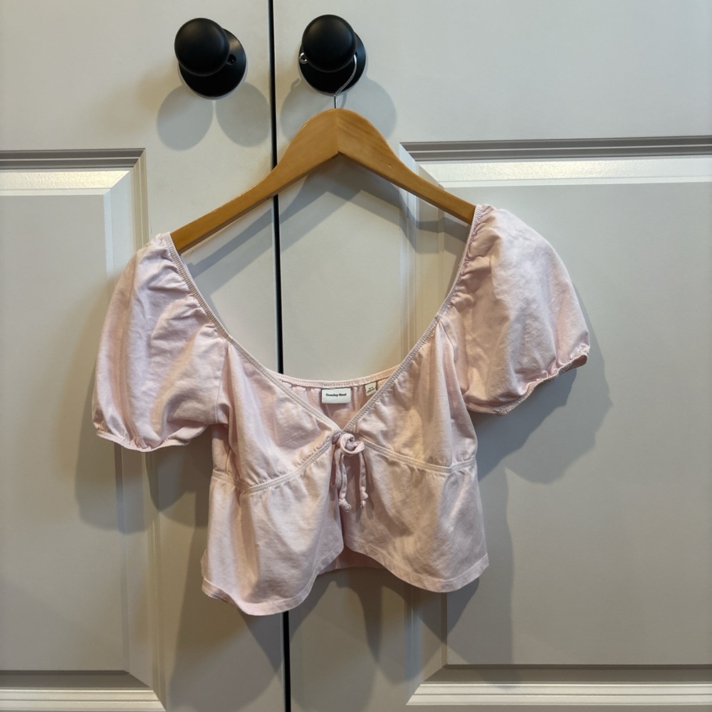 Aritzia Light Pink Puff Sleeve Tie-Front Crop Top